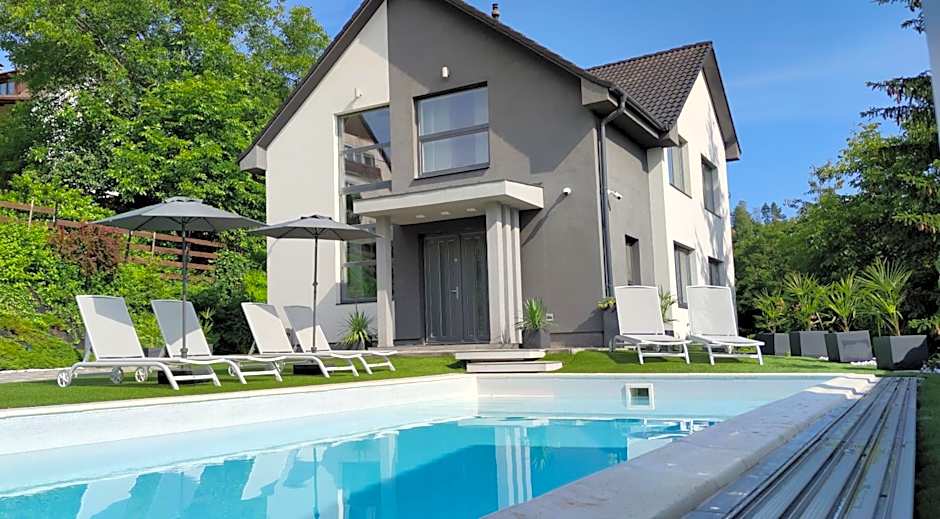 AQUA SOLAR APARTMANHÁZ