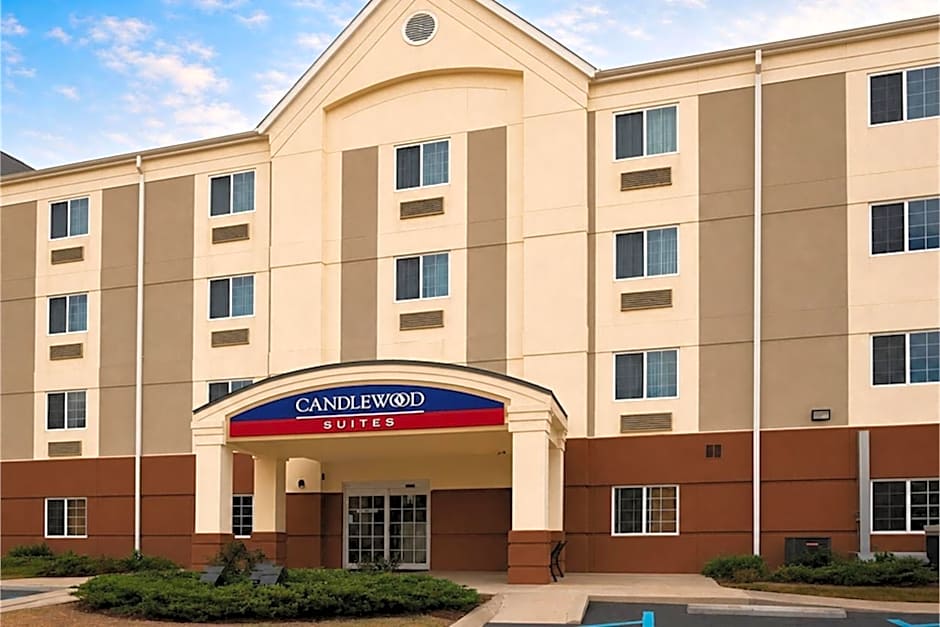 Candlewood Suites Pearl By IHG