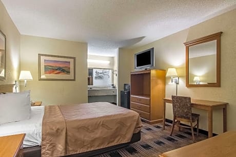 1 Queen Bed Suite Non-Smoking