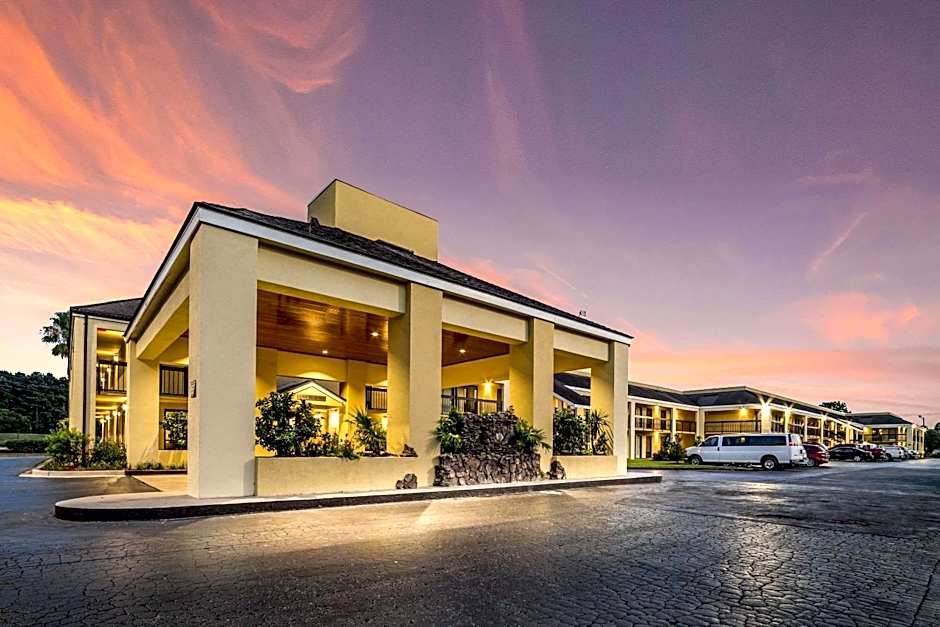 Quality Inn Coliseum