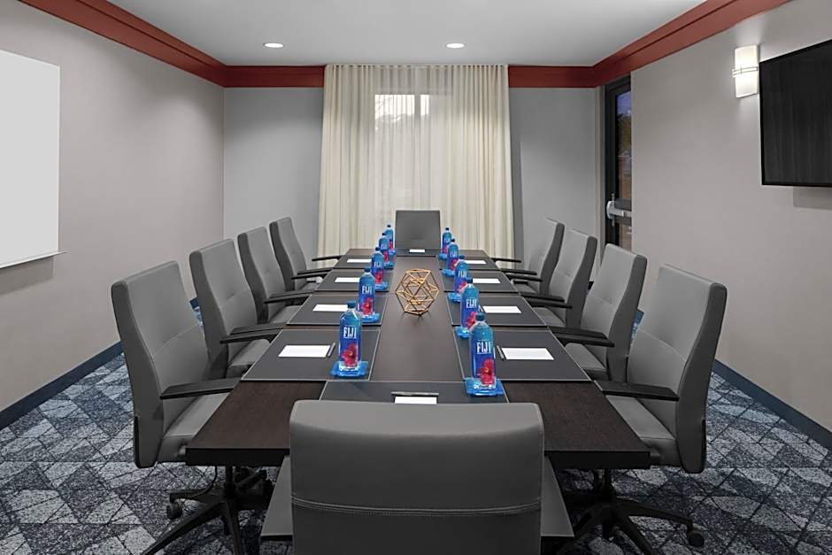 Courtyard by Marriott Santa Clarita Valencia
