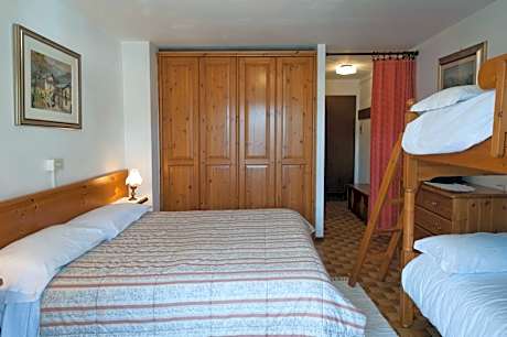 Standard Family Room