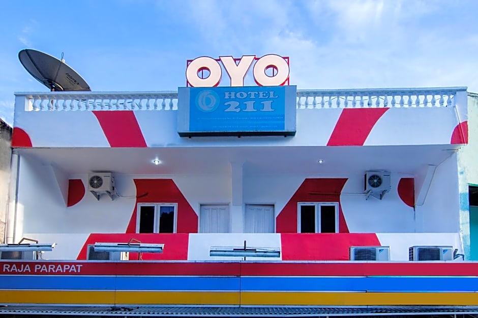 OYO 2045 Hotel 211