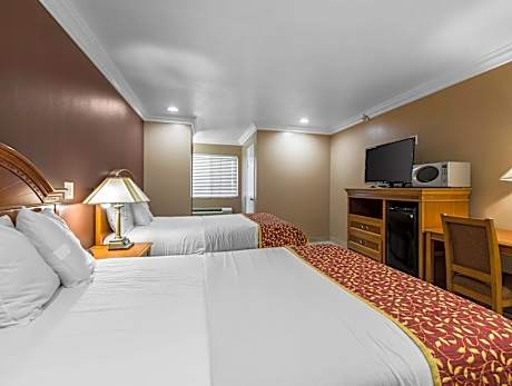 2 QUEEN BEDS NONSMOKING