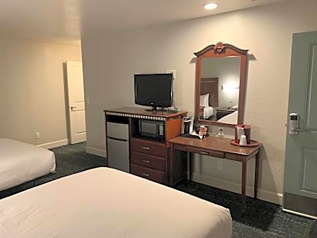 Queen Room with Two Queen Beds