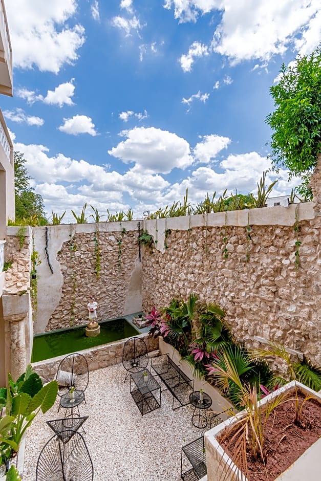 Hotel Colonial Zaci by GuruHotel