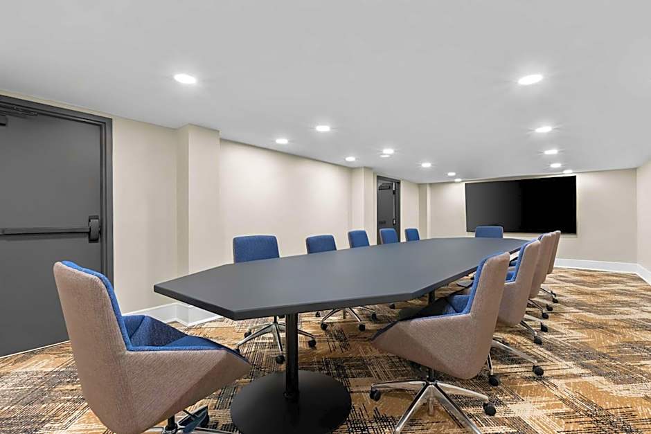 Latitude Suites Tinton Falls Eatontown - BW Premier Collection