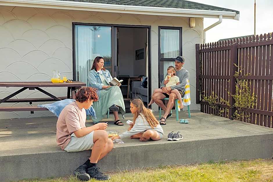 Tāhuna Beach Holiday Park