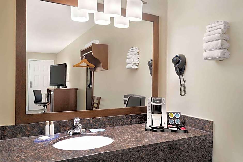 Travelodge by Wyndham Salmon Arm BC