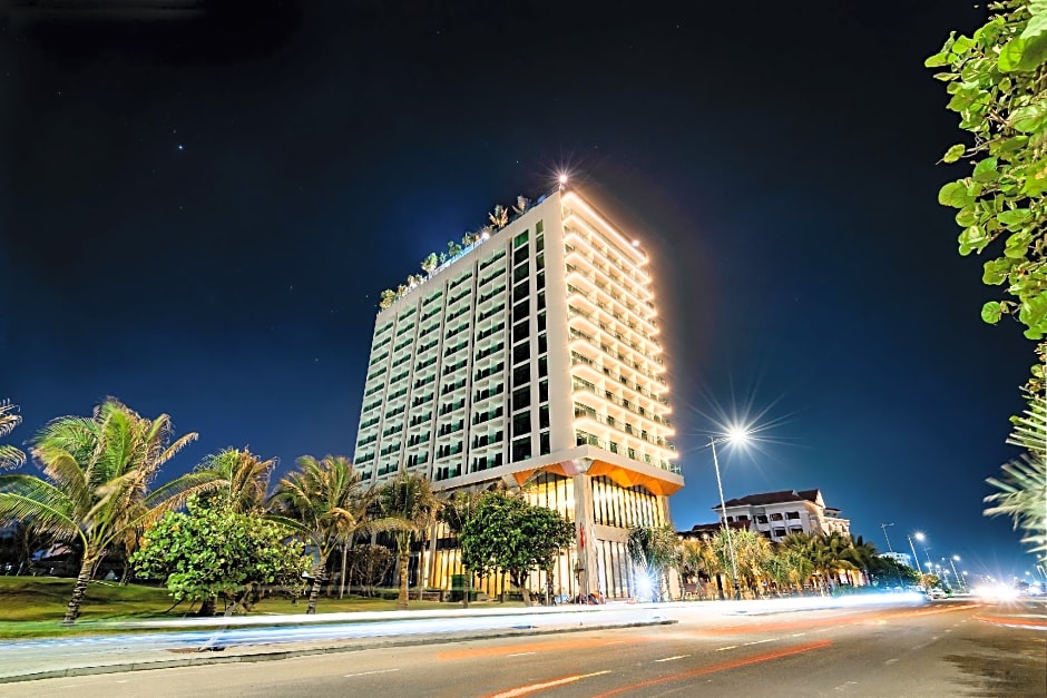 Sala Grand TuyHoa Hotel