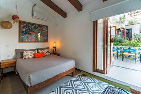 Deluxe Queen Room (Garden)