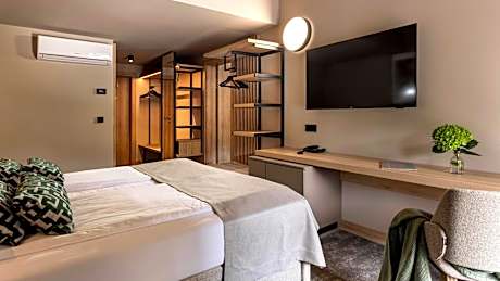 Standard Plus Twin Room With Extra bed