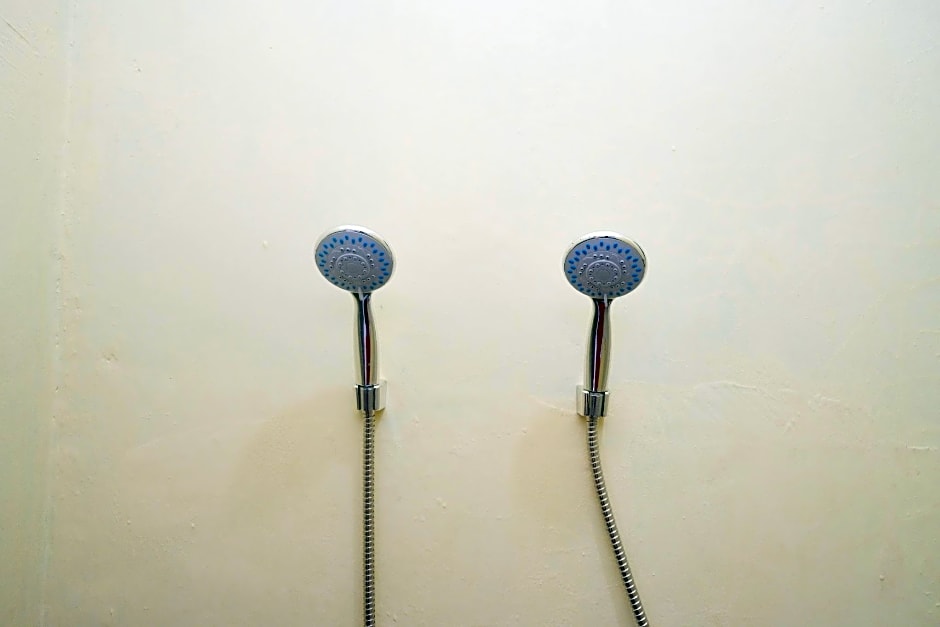 RedDoorz Syariah near Universitas Slamet Riyadi Solo