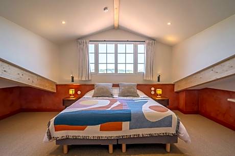 Twin Room with Shower