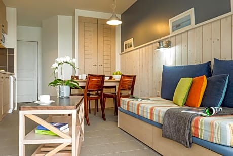 Studio with Sleeping Alcove (4 People) - Sea View
