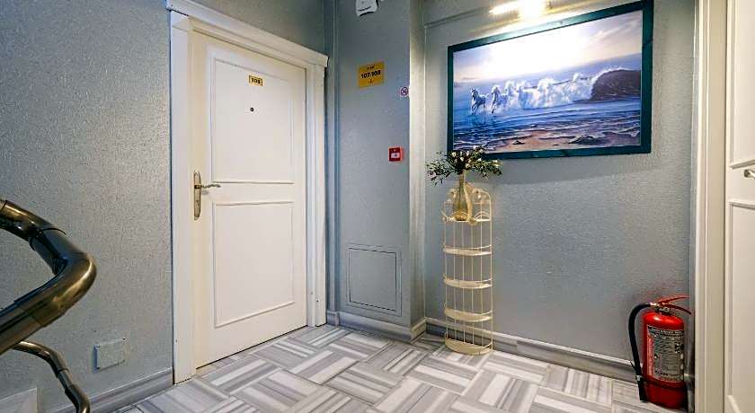 Loren Hotel & Suites