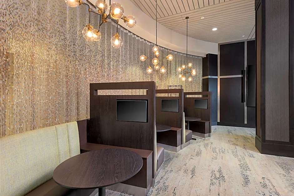 Courtyard by Marriott Greenville Downtown