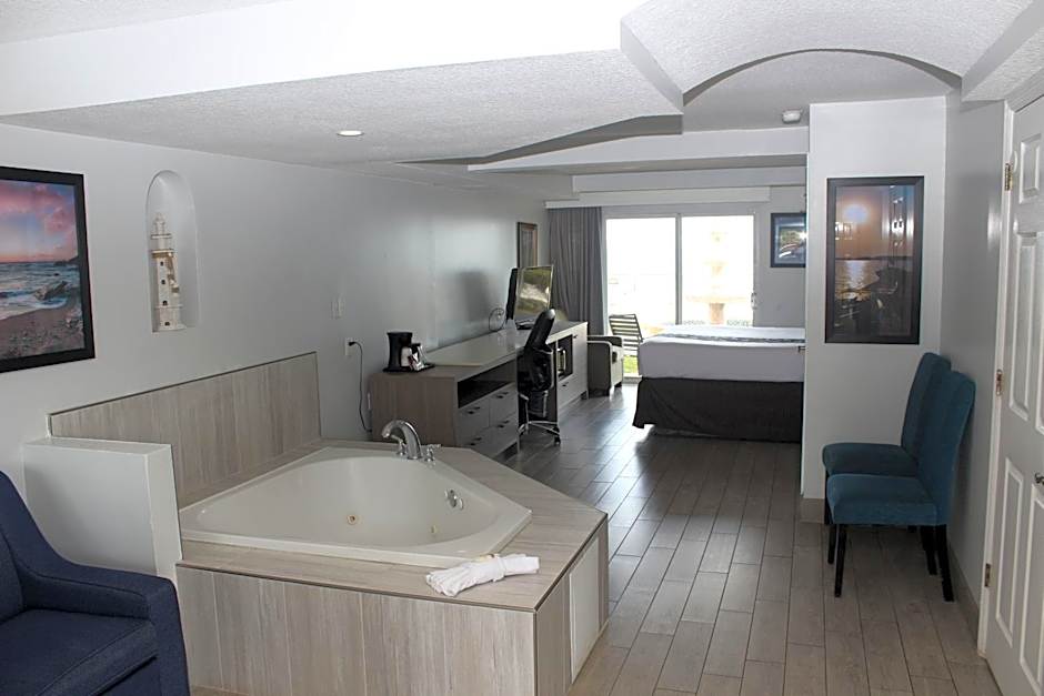 La Quinta Inn & Suites by Wyndham Oceanfront Daytona Beach