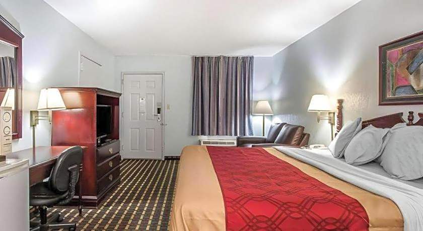 Econo Lodge Inn & Suites Tuscaloosa I-20