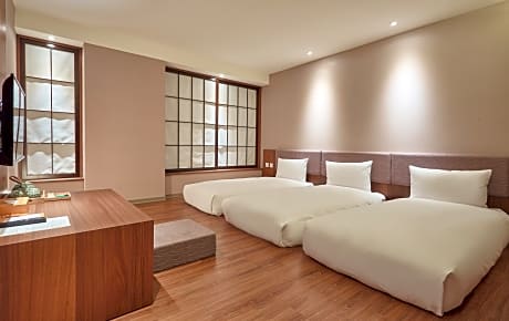 Japanese-Style Triple Room