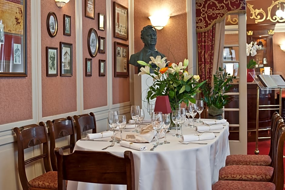 Grand Hotel