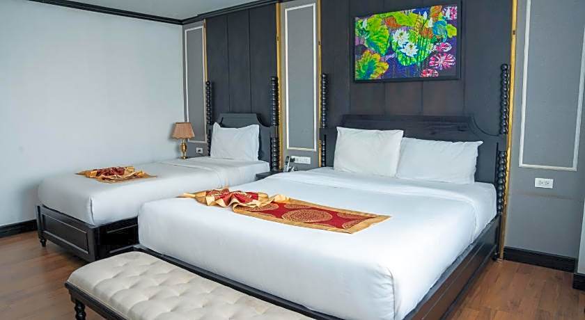 Aaron Riverview Hotel