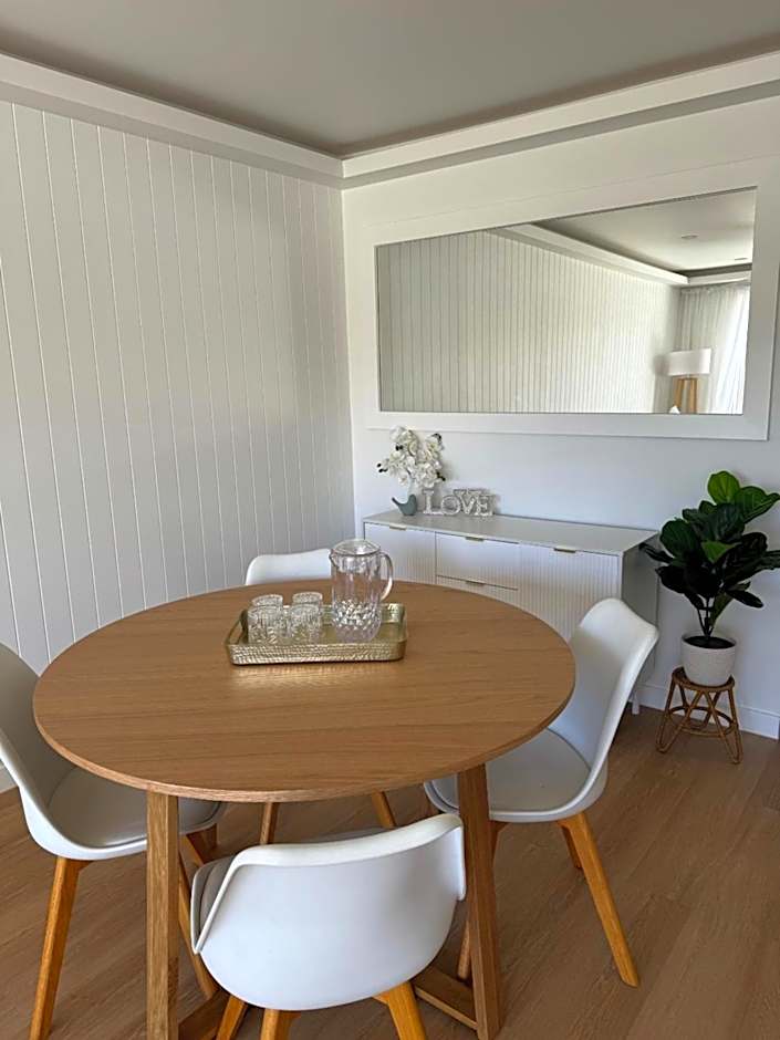 Pelican Cove Waterfront Apartment