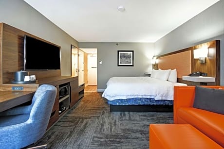 King Room with Sofa Bed and Study - Non-Smoking