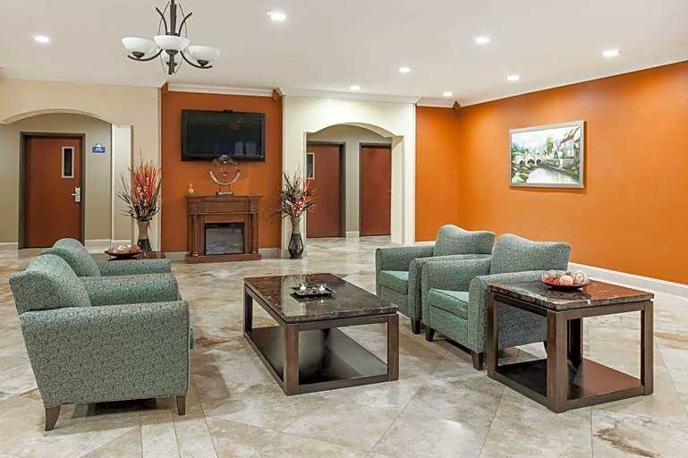 Days Inn & Suites by Wyndham McAlester