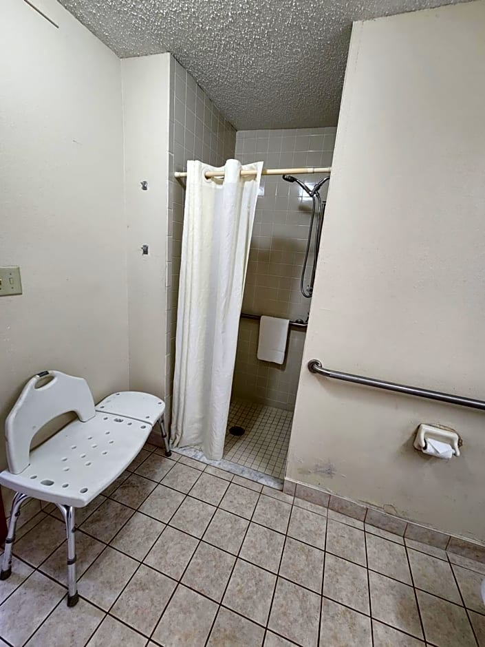 WestSpring Inn - Westlake Cleveland