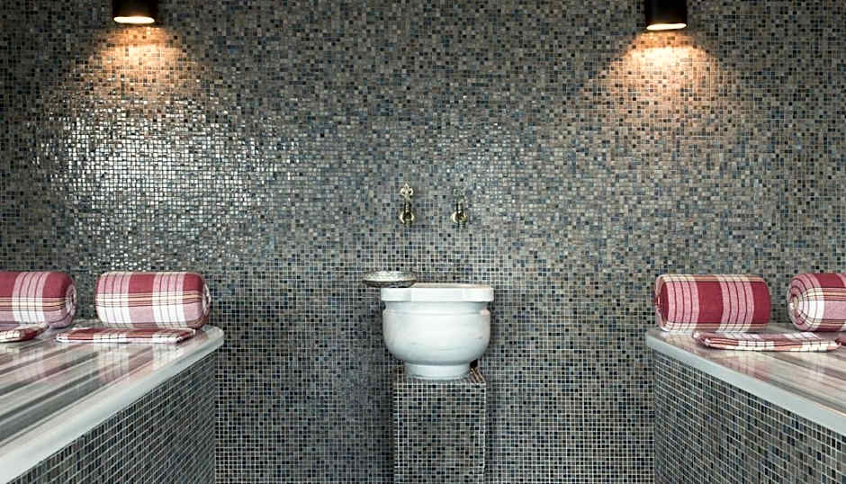 Haven Hotel Rotterdam, Curio Collection by Hilton