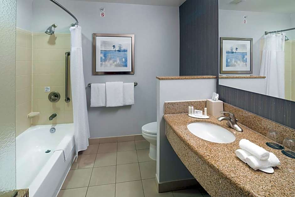 Courtyard by Marriott West Orange