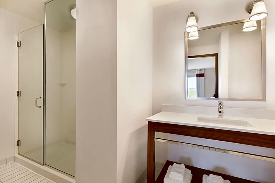 Four Points by Sheraton Fargo Medical Center