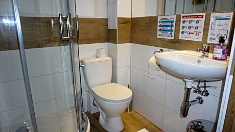 Twin Room with Private Bathroom