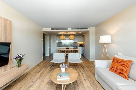 Premium Two-Bedroom Apartment with River View