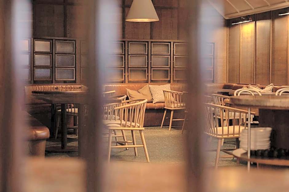 Suncourt Hotel & Conference Centre