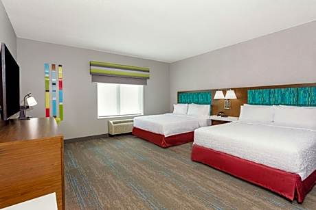 Queen Room with Two Queen Beds and Bath Tub - Mobility and Hearing Access