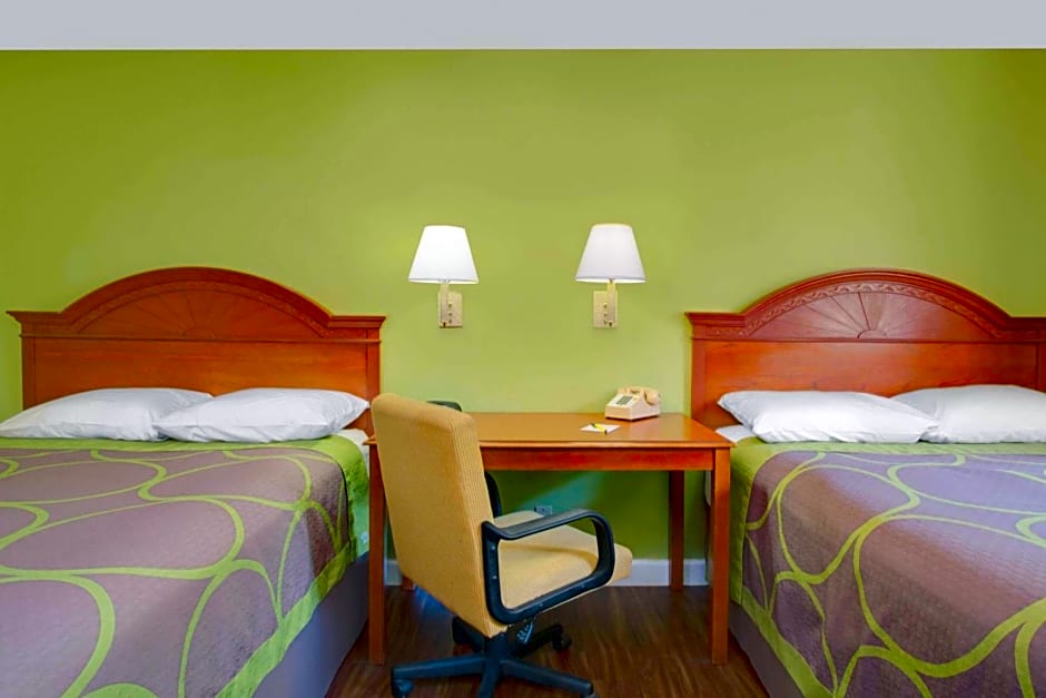 Super 8 by Wyndham Gainesville