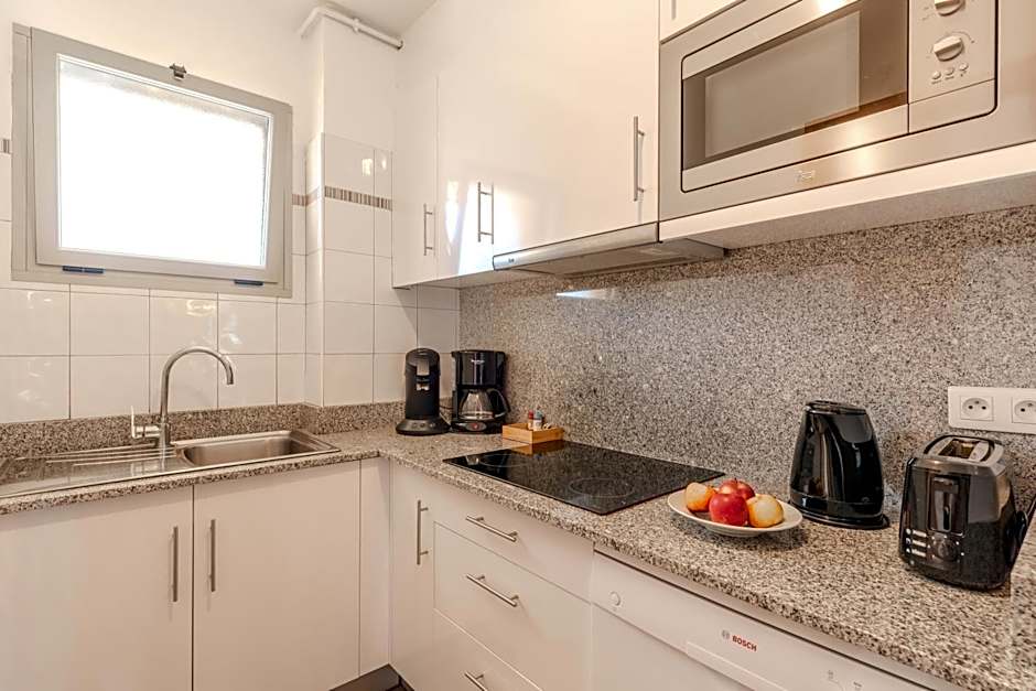 Les 15 Pins & La Mer -Your green getaway near sea & beach