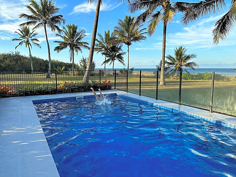 Sarina Beach Motel