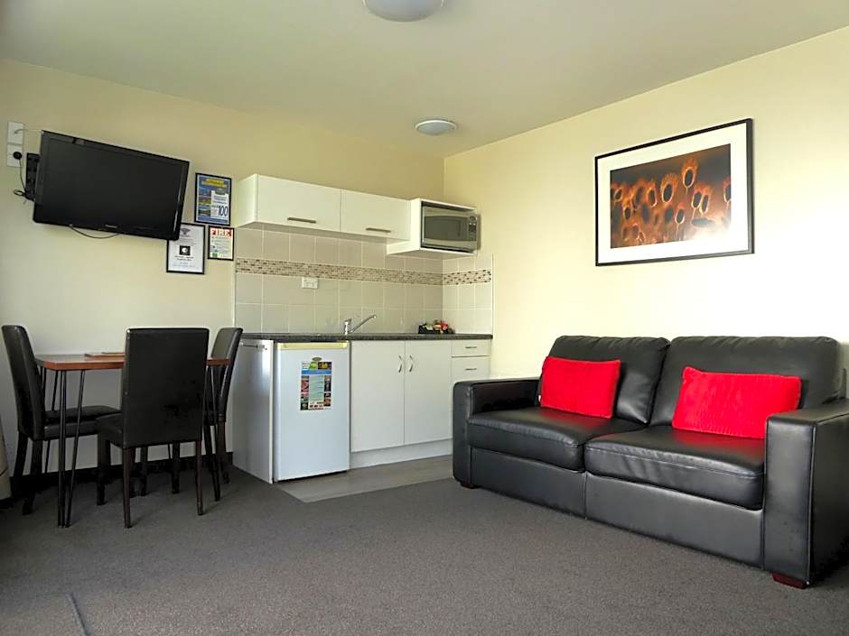 Caples Court Motel & Apartments