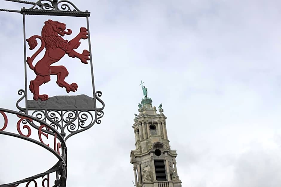 Brook Red Lion Hotel