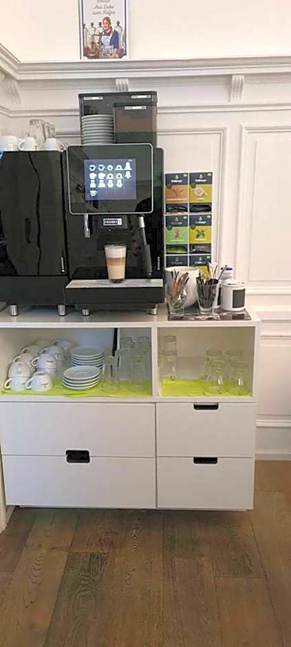 Hotel Cristall - Frankfurt City