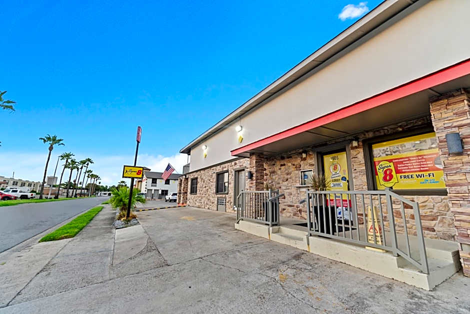 Super 8 by Wyndham McAllen/Downtown