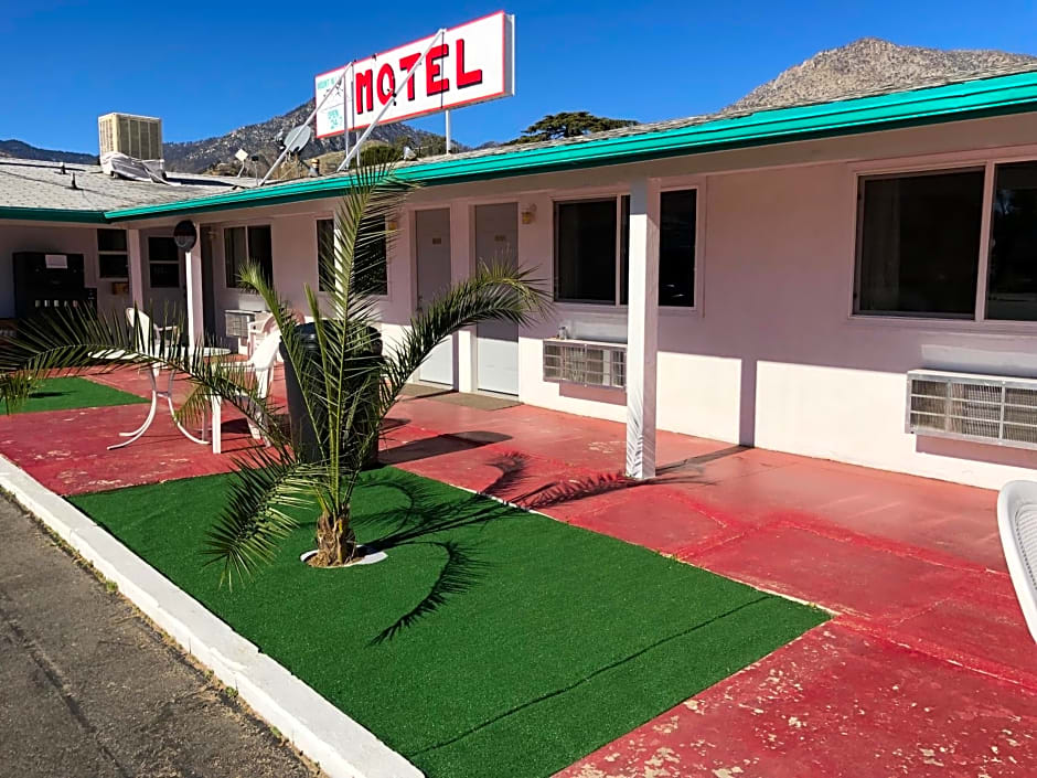 Mount-N-Lake Motel