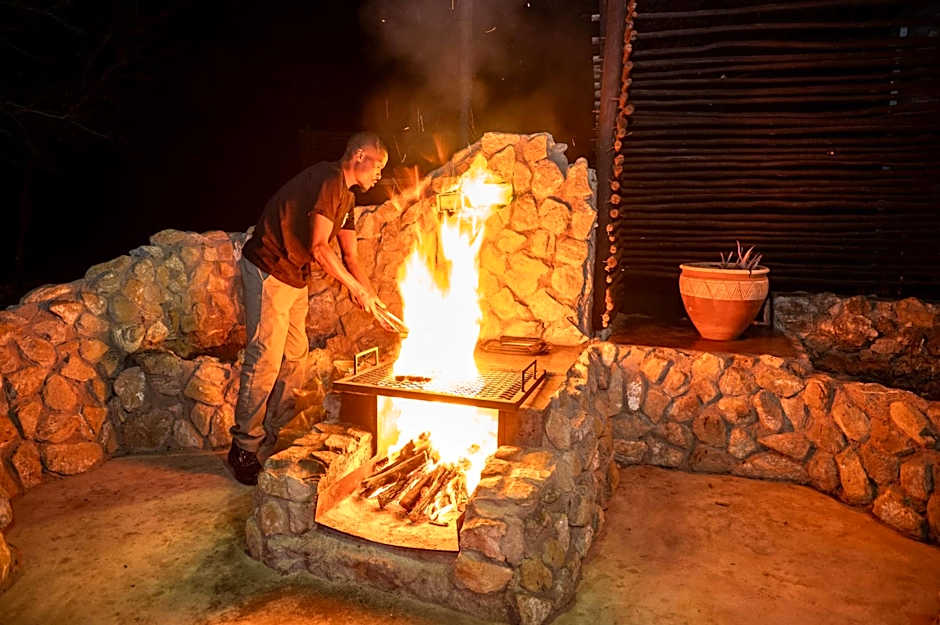 Foxy Crocodile Bush Lodge & Kruger Safaris