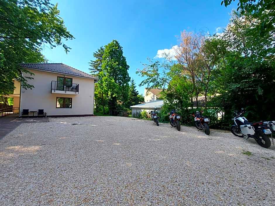 Vén Diófa De Lux Panzió