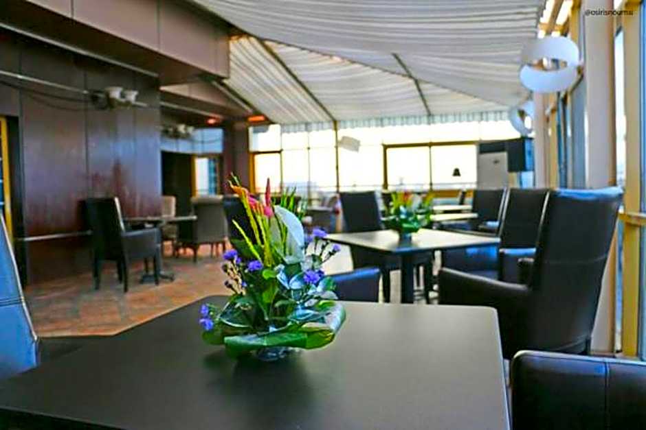 Noubou International Hotel AKWA