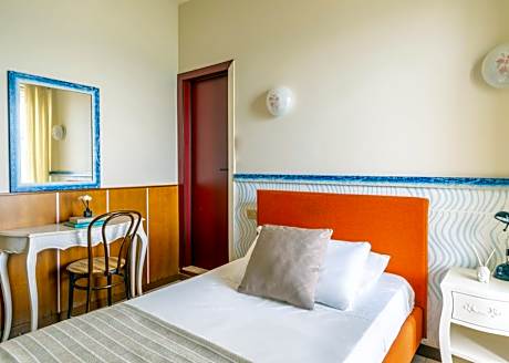 Standard Single Room with Sea View