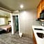 Le Blanc Inn & Suites
